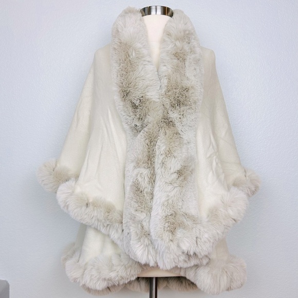 Poncho Cape Coat Women's One Size Fit Most Faux Fur Trim Beige Double Layer NWT - Picture 1 of 6
